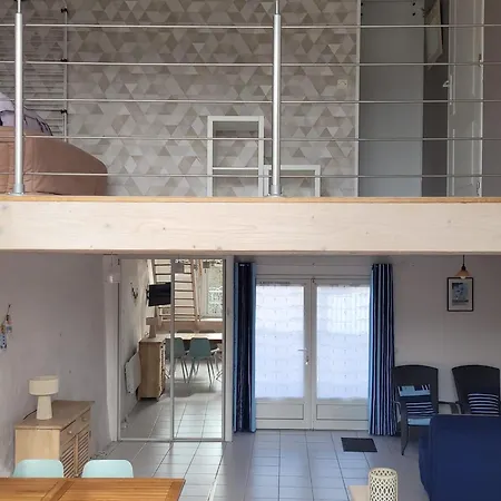 Holiday home Maison Lumiere Pres Avec Terrasse, 2 Chambres, Bbq, Parking, Linge Fourni - Fr-1-778-20