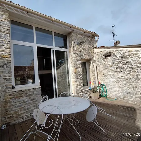 Maison Lumiere Pres Avec Terrasse, 2 Chambres, Bbq, Parking, Linge Fourni - Fr-1-778-20 *